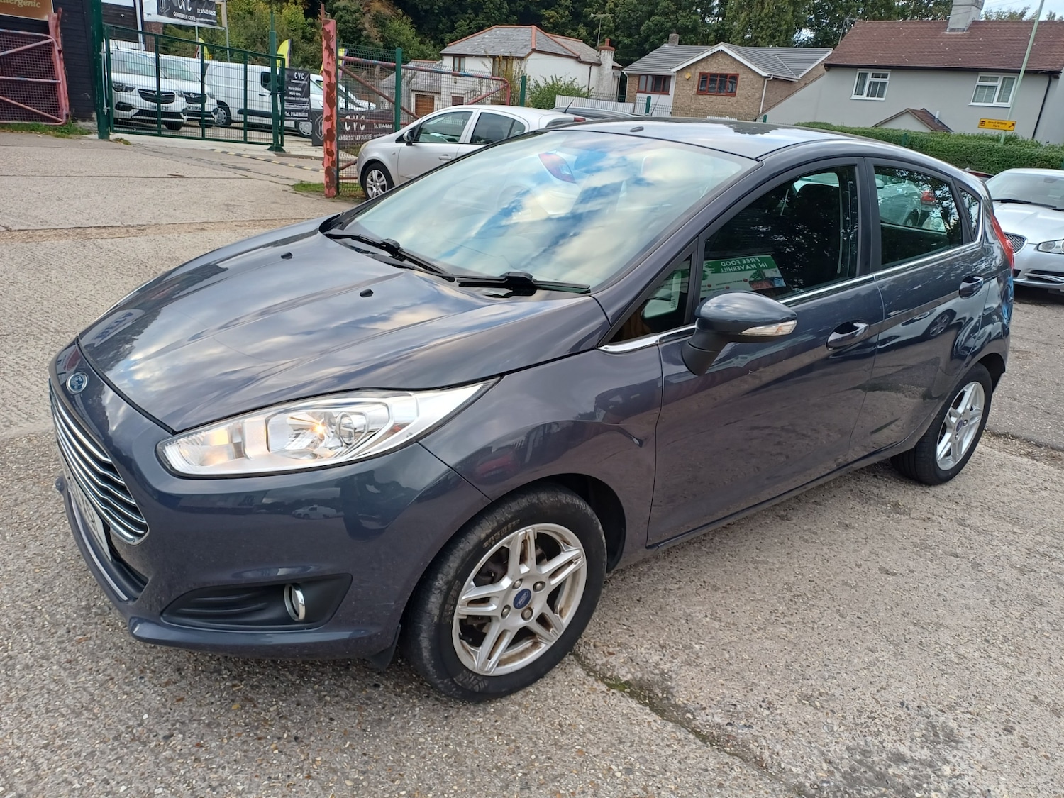 Used Ford Fiesta 2013 for sale - 76317291: Photo 2