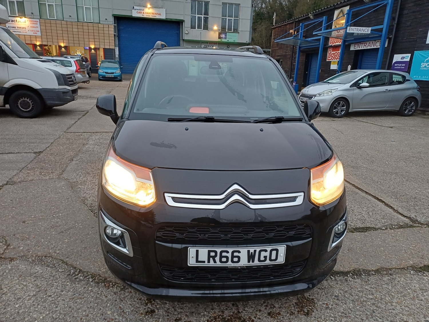 Used Citroen C3 Picasso 2016 for sale - 77294340: Photo 3