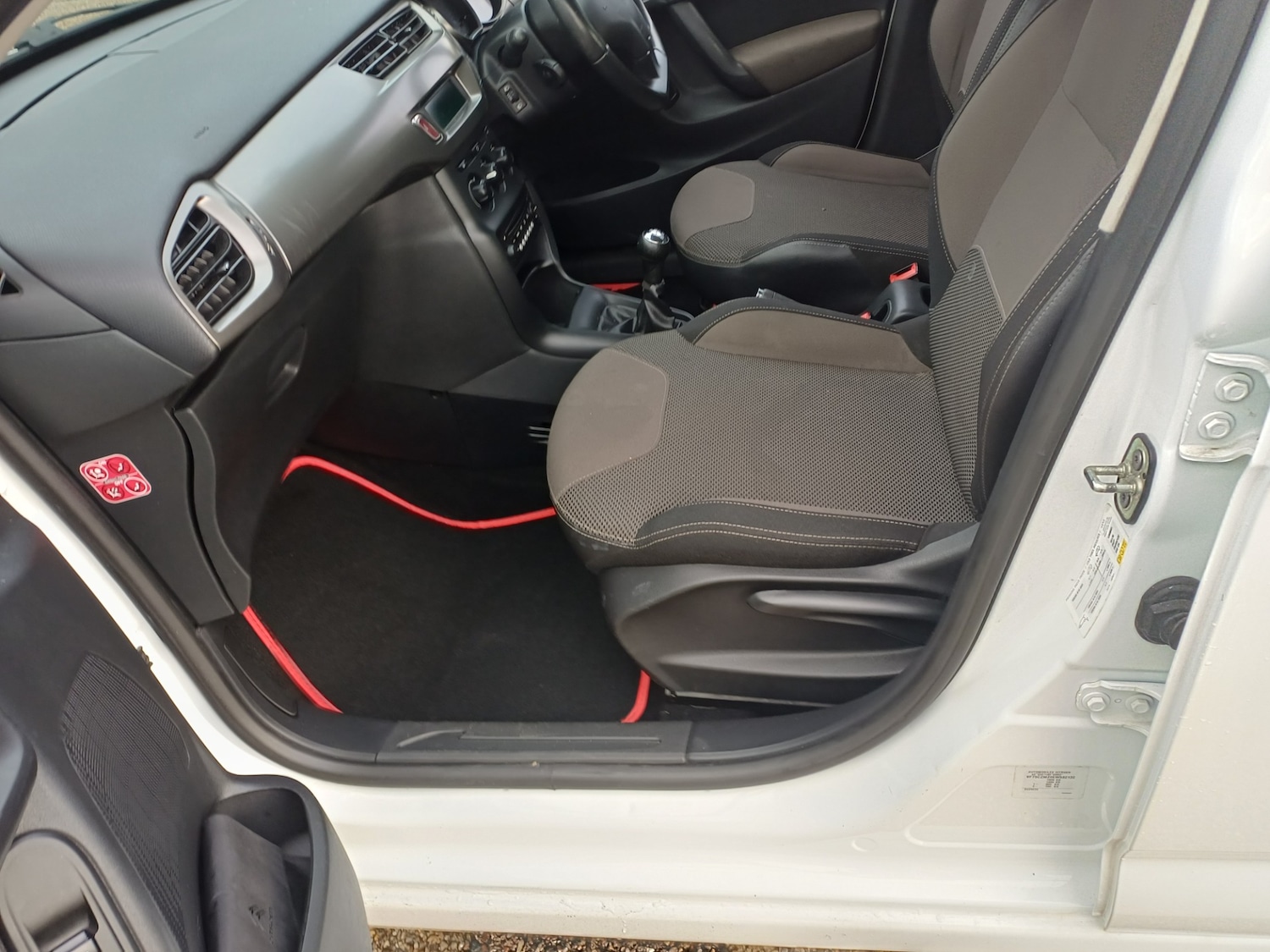 Used Citroen C3 2014 for sale - 76556733: Photo 8