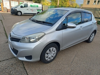 Used Toyota Yaris undefined for sale - 76369550: Photo