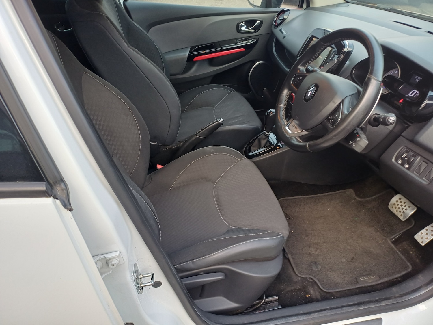 Used Renault Clio 2014 for sale - 76488468: Photo 4