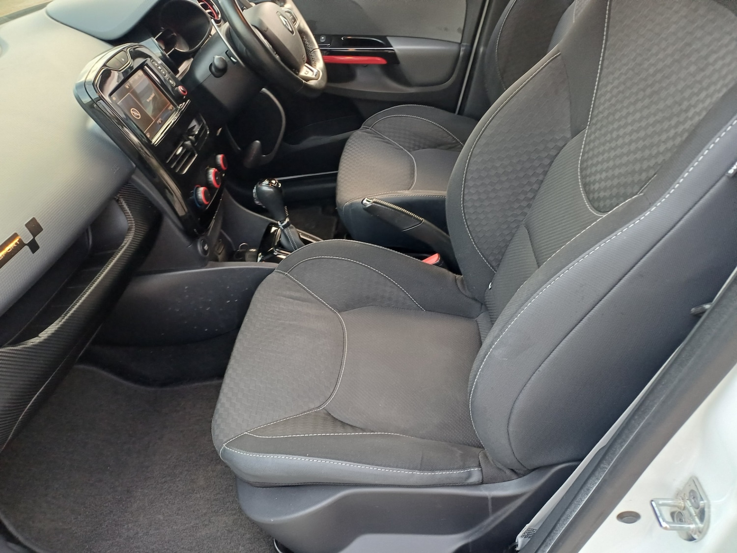 Used Renault Clio 2014 for sale - 76488468: Photo 8