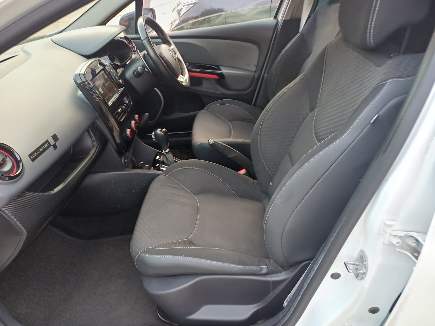 Used Renault Clio 2014 for sale - 76488468: Photo 9