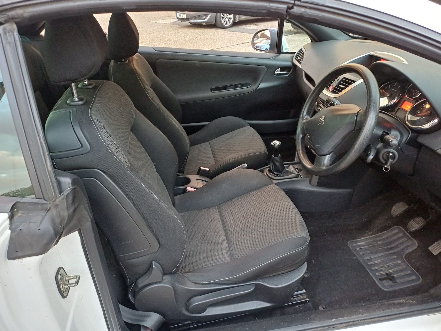 Used Peugeot 207 2012 for sale - 76548138: Photo 6