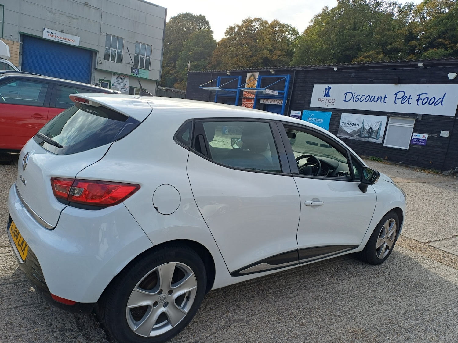 Used Renault Clio 2014 for sale - 76178110: Photo 16