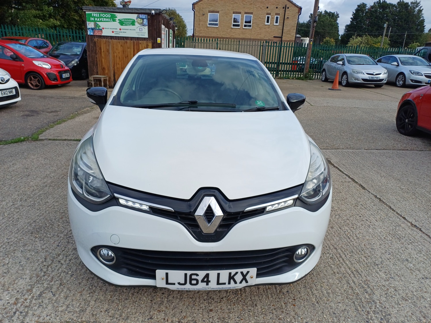 Used Renault Clio 2014 for sale - 76178110: Photo 3