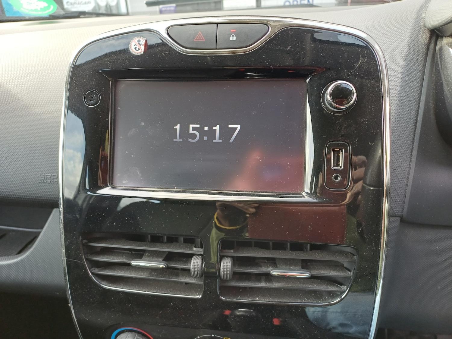 Used Renault Clio 2014 for sale - 76178110: Photo 8