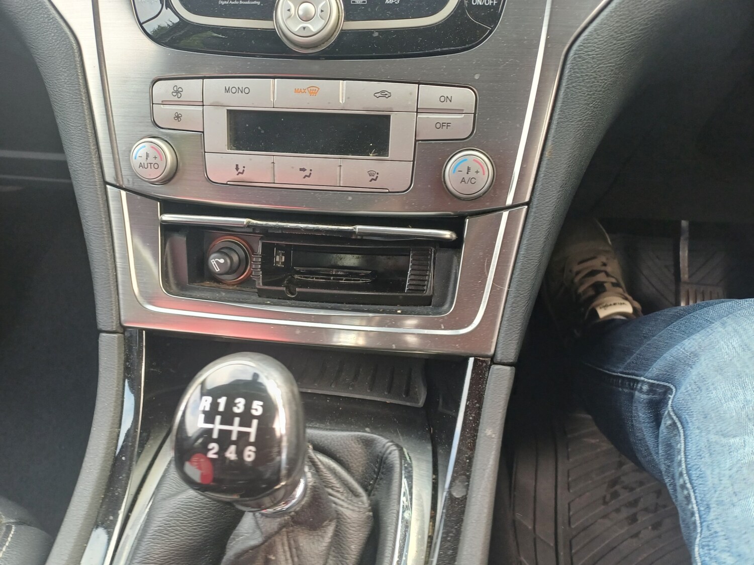 Used Ford Mondeo 2010 for sale - 76340377: Photo 6