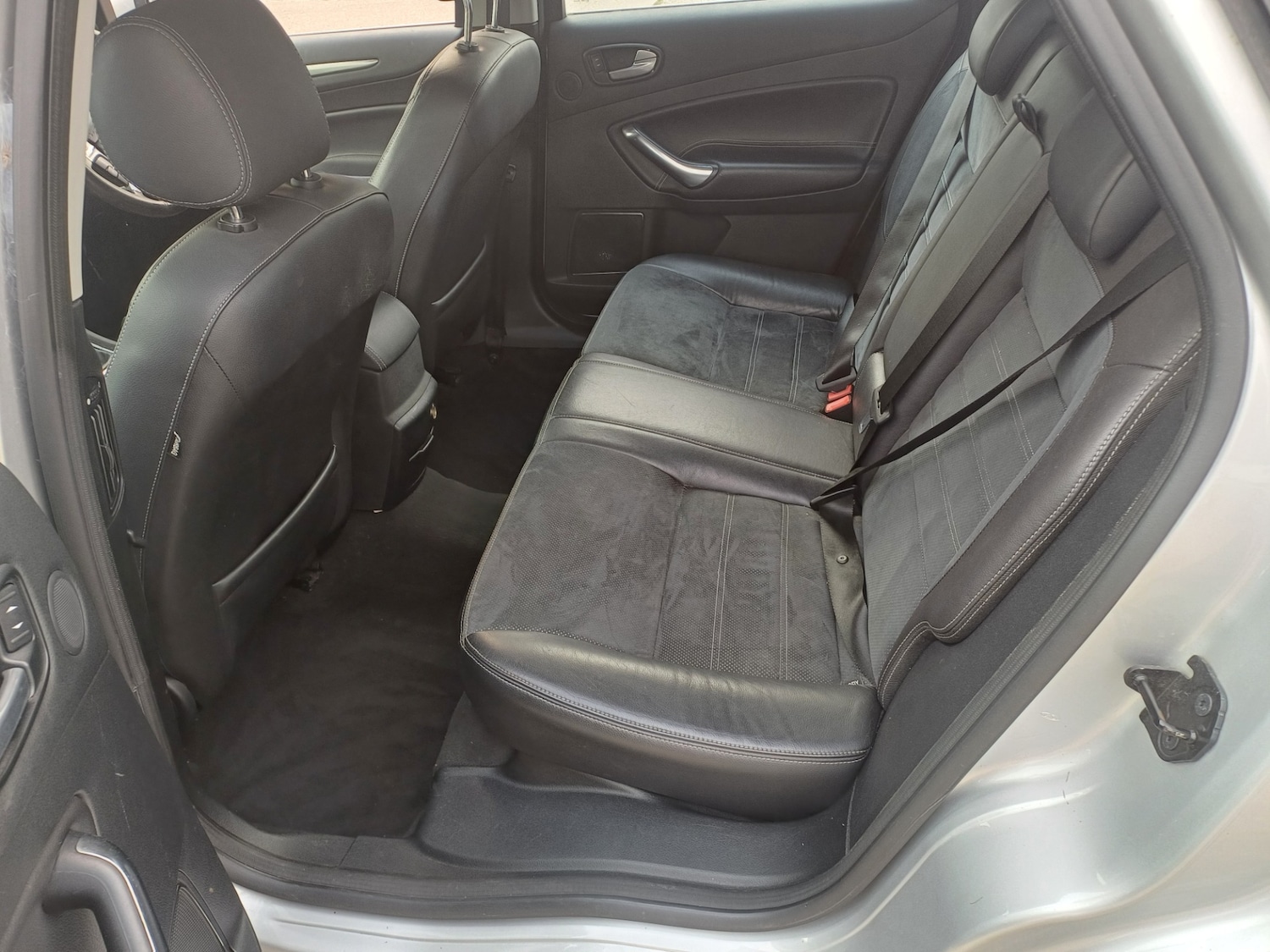 Used Ford Mondeo 2010 for sale - 76340377: Photo 9