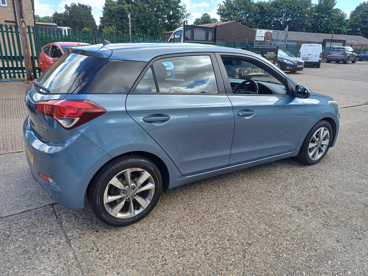 Used Hyundai i20 2016 for sale - 76502738: Photo 4