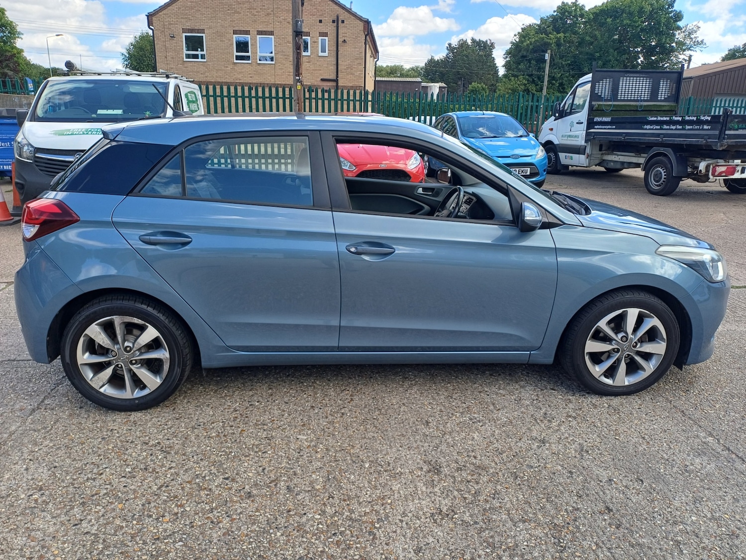 Used Hyundai i20 2016 for sale - 76502738: Photo 5