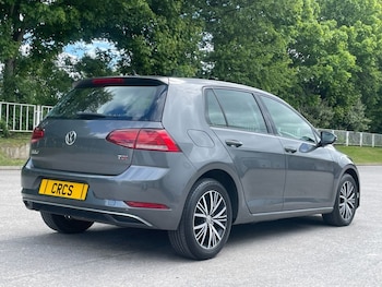 Used Volkswagen Golf 2017 for sale - 78607402: Photo