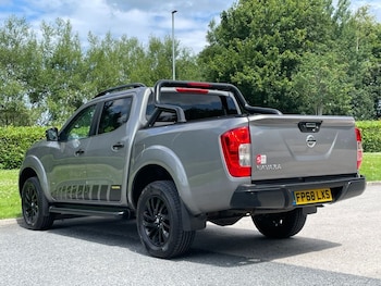 Used Nissan Navara 2018 for sale - 75456321: Photo