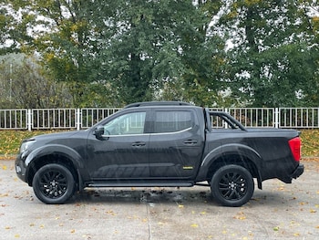 Used Nissan Navara 2018 for sale - 76333618: Photo