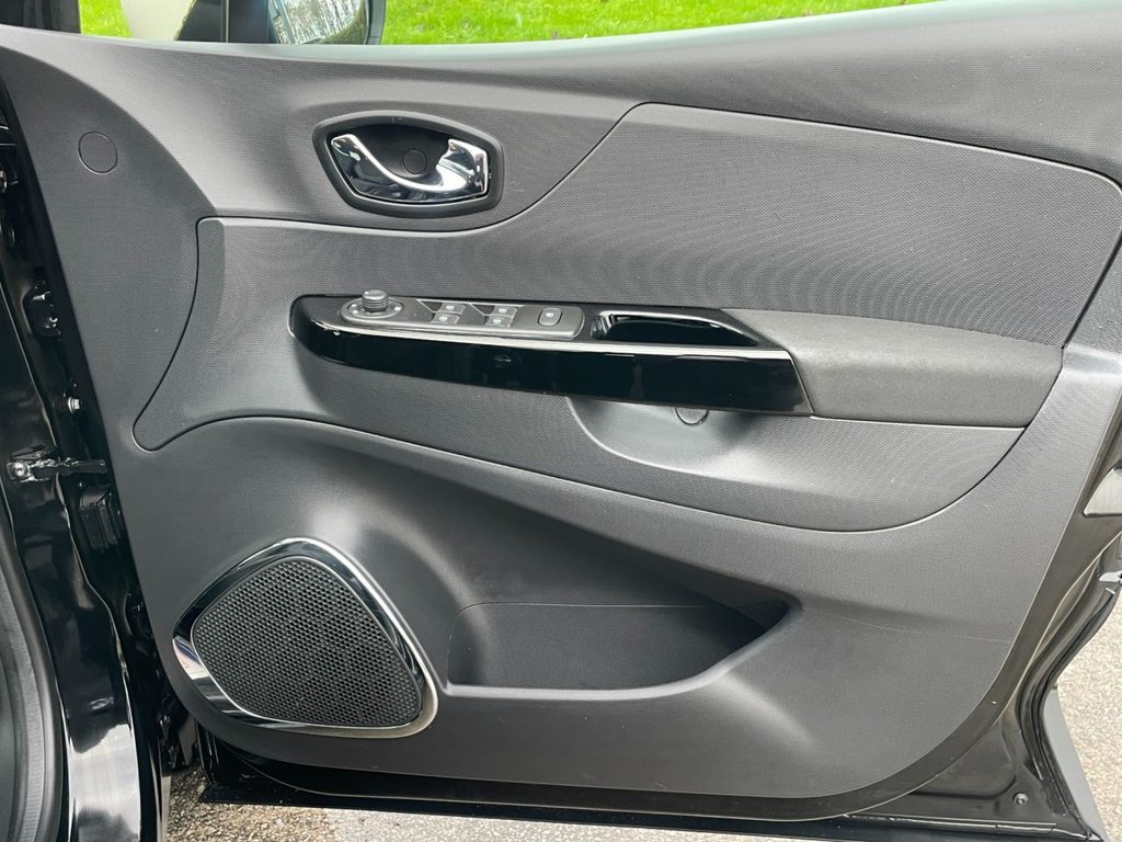 Used Renault Captur 2015 for sale - 76686309: Photo 31