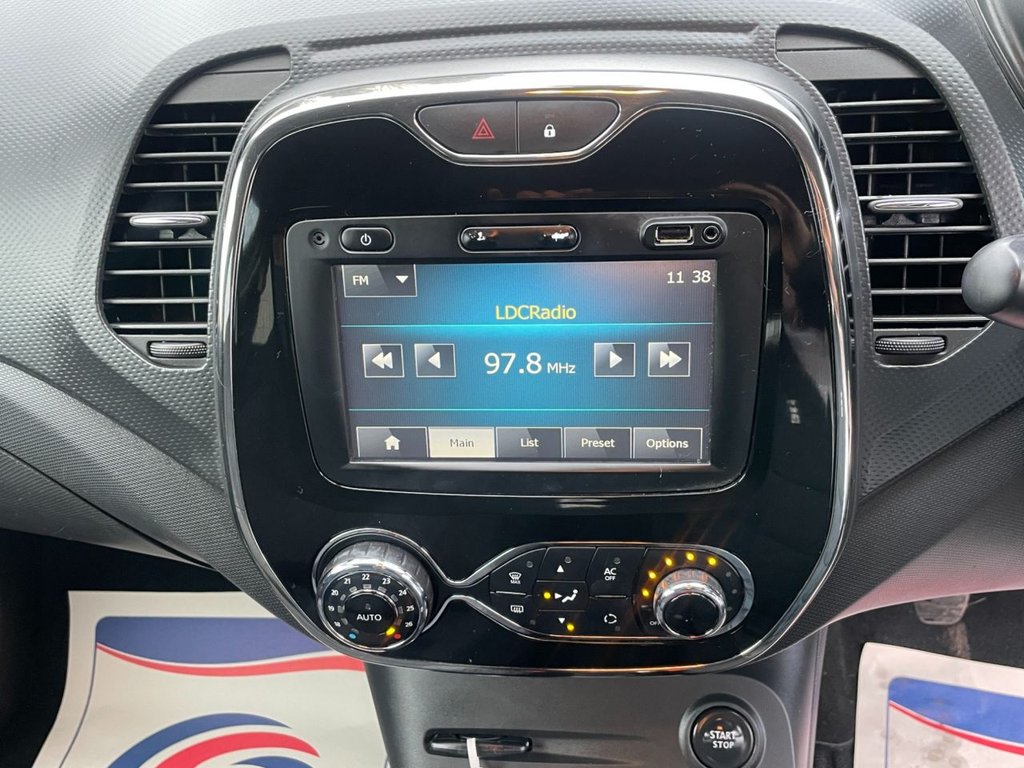 Used Renault Captur 2015 for sale - 76686309: Photo 32