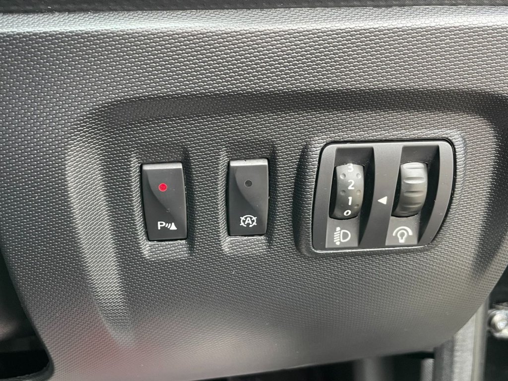 Used Renault Captur 2015 for sale - 76686309: Photo 34