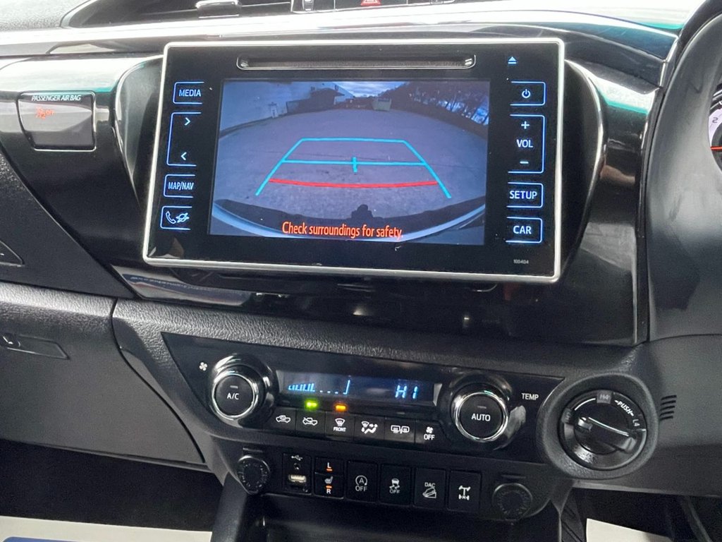 Used Toyota Hilux 2018 for sale - 77835828: Photo 17