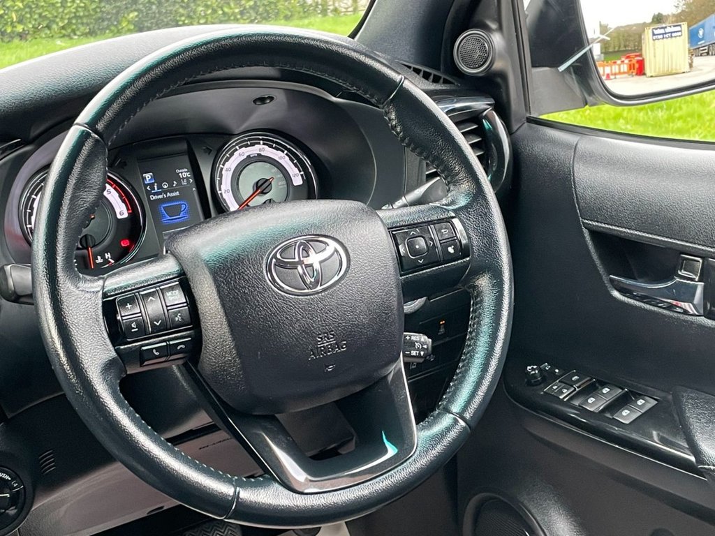 Used Toyota Hilux 2018 for sale - 77835828: Photo 37