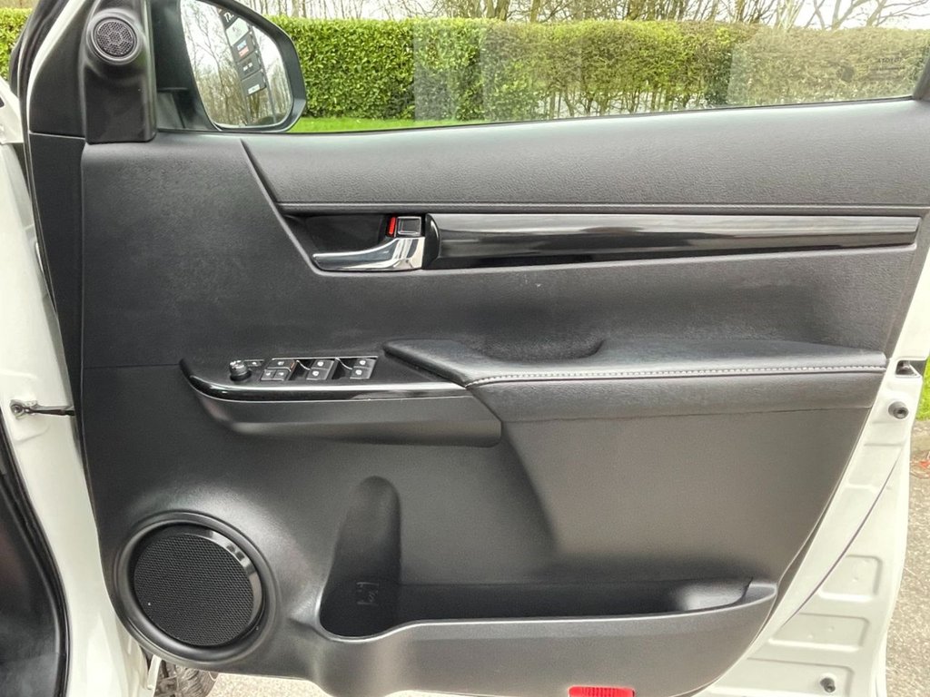 Used Toyota Hilux 2018 for sale - 77835828: Photo 41