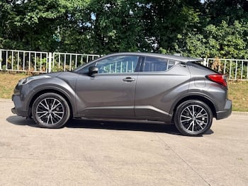 Used Toyota C-HR 2017 for sale - 79723240: Photo