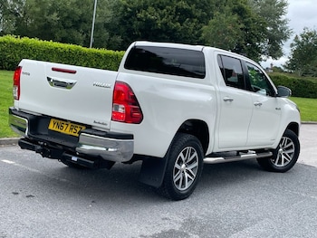 Used Toyota Hilux 2017 for sale - 75410924: Photo