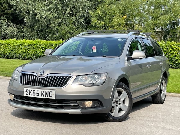 Used Skoda Superb 2015 for sale - 75538021: Photo 2