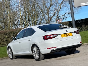 Used Skoda Superb 2017 for sale - 77557707: Photo