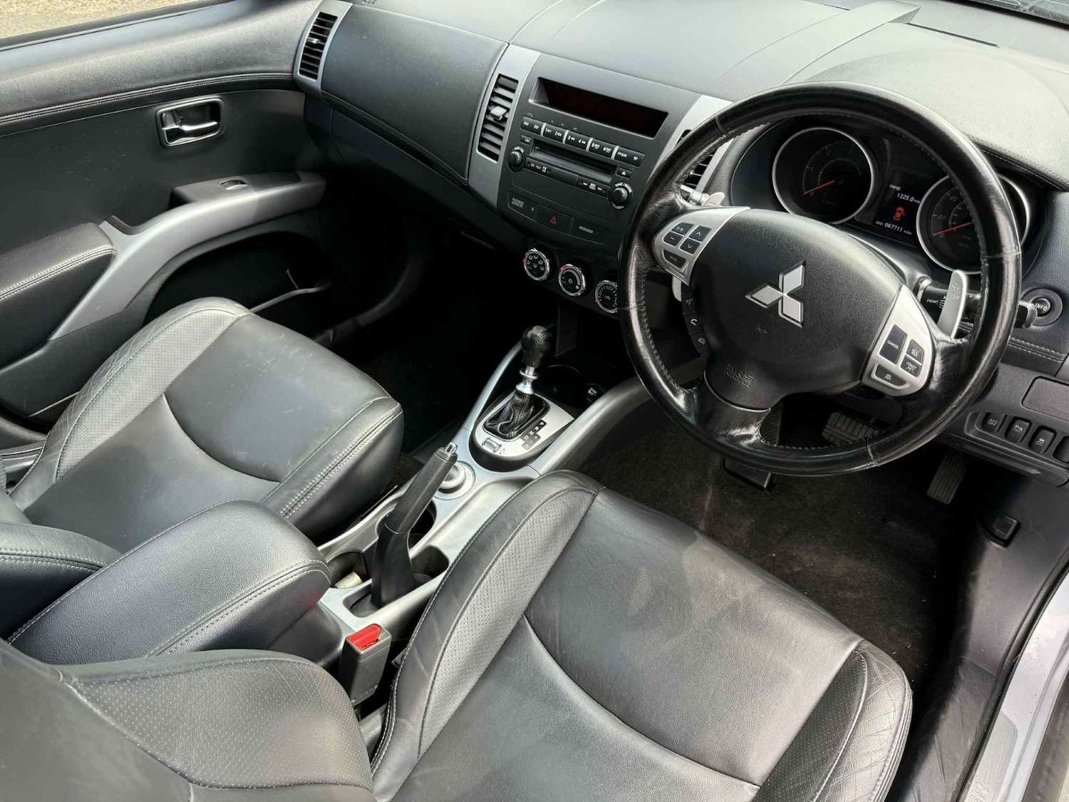 Used Mitsubishi Outlander 2011 for sale - 76022777: Photo 17