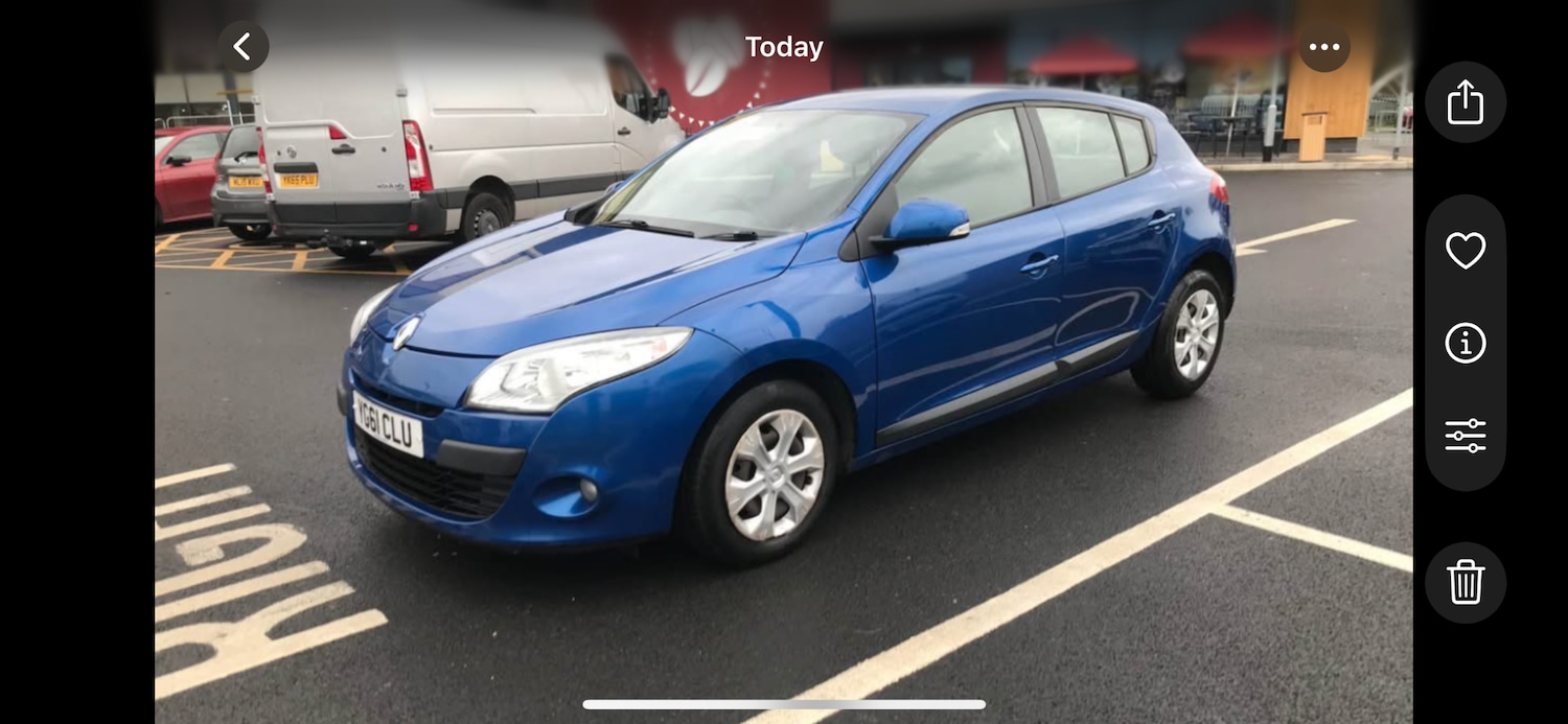 Used Renault Megane 2011 for sale - 76536360: Photo 2