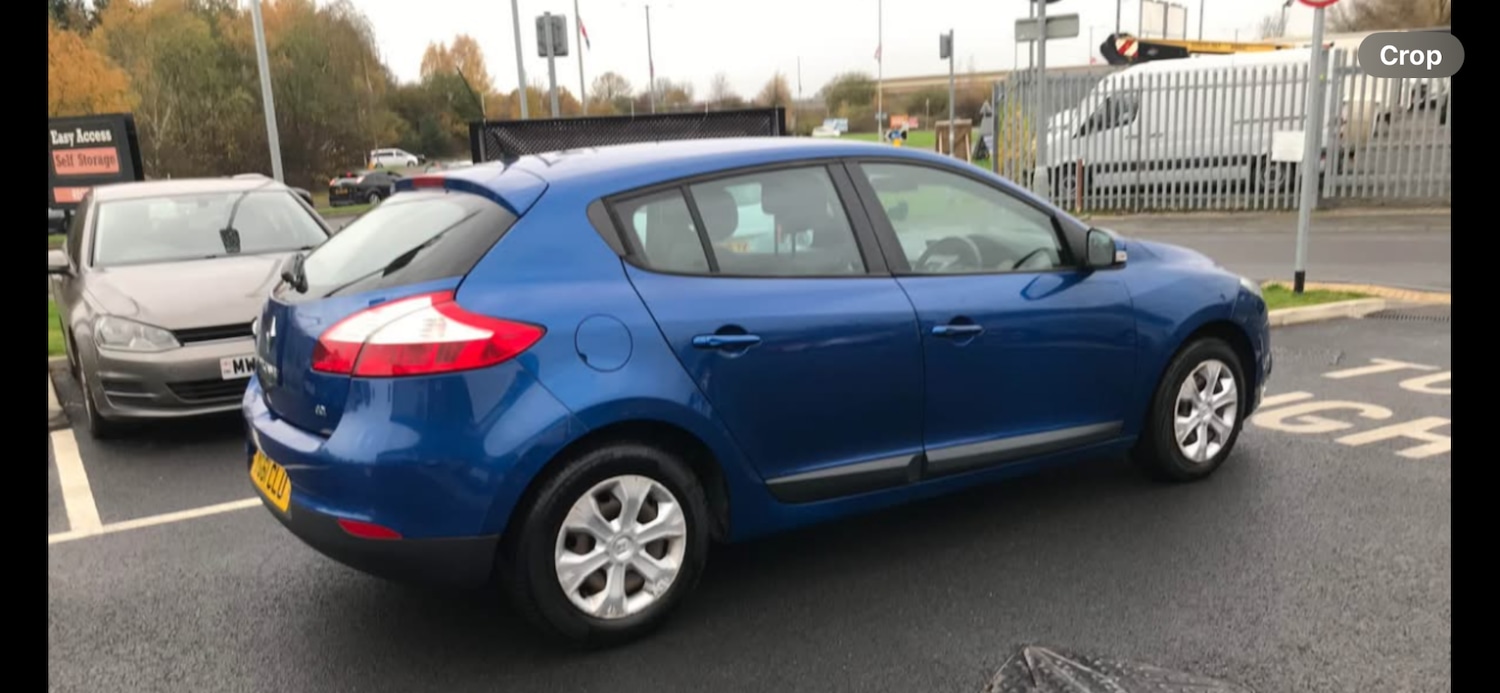 Used Renault Megane 2011 for sale - 76536360: Photo 4