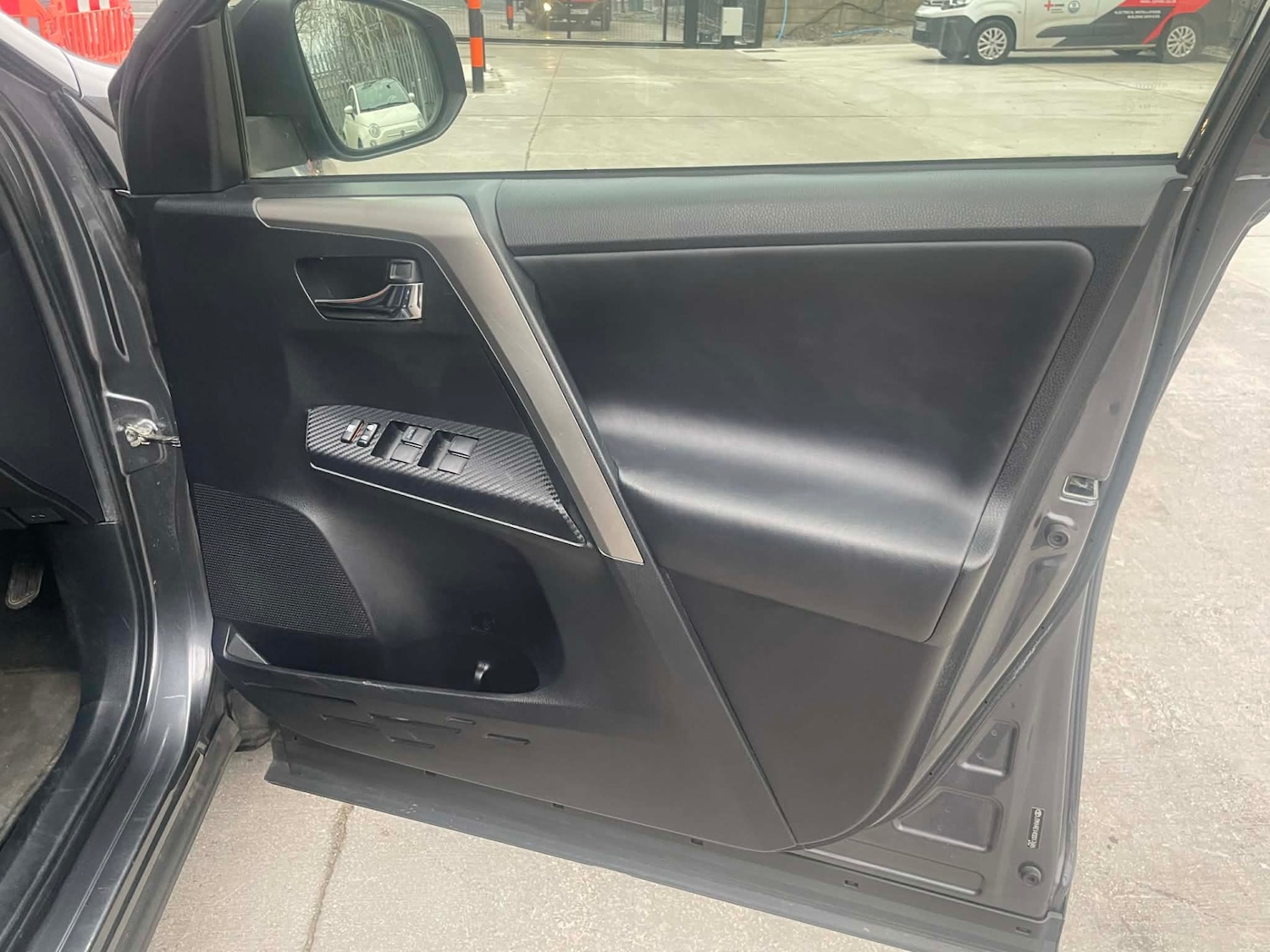 Used Toyota RAV4 2014 for sale - 77310676: Photo 6