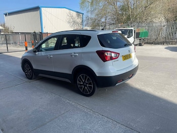 Used Suzuki SX4 S-Cross 2015 for sale - 78289528: Photo