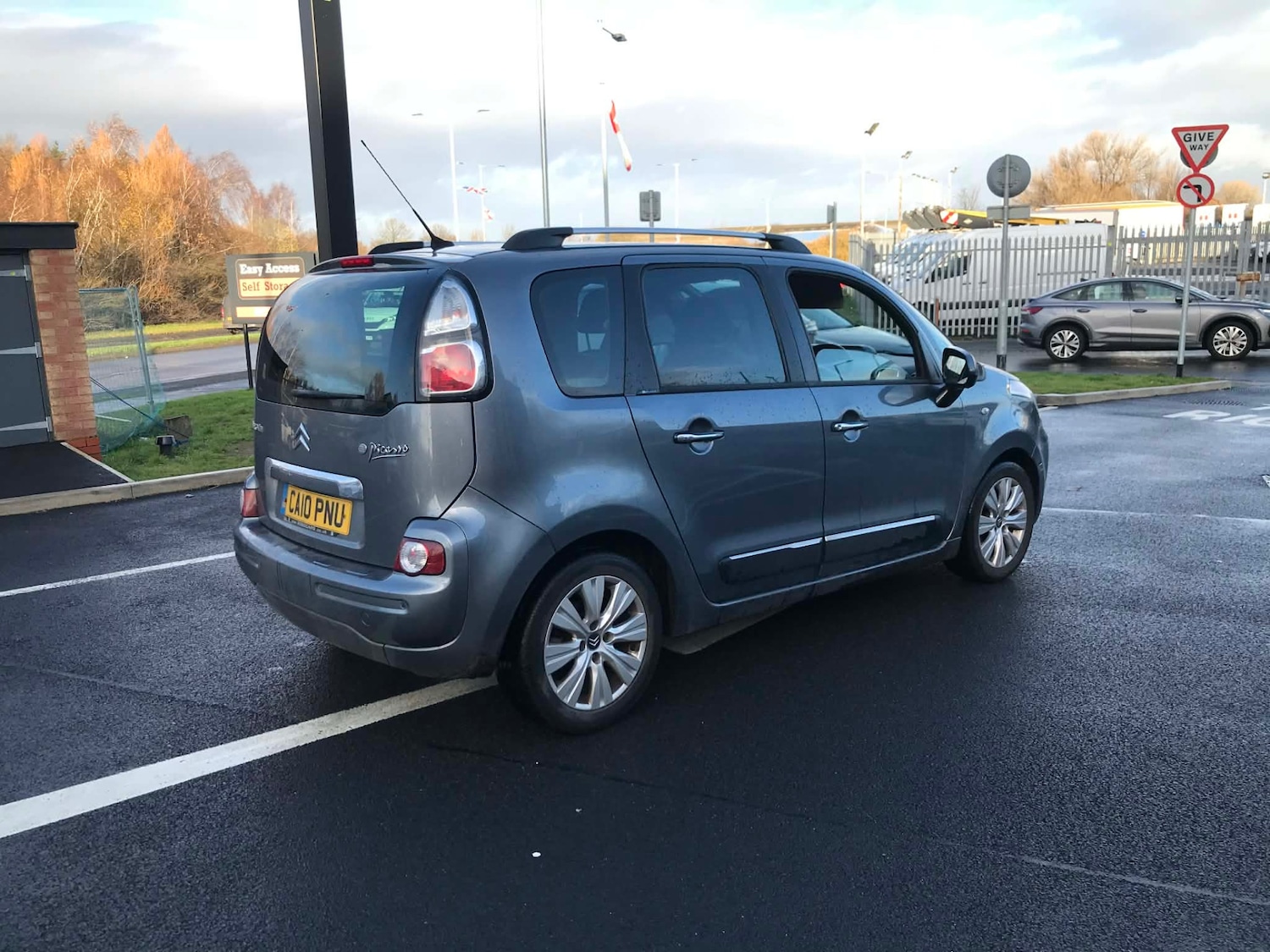 Used Citroen C3 Picasso 2010 for sale - 76892367: Photo 5