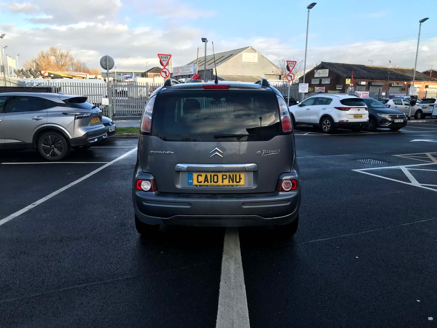 Used Citroen C3 Picasso 2010 for sale - 76892367: Photo 6