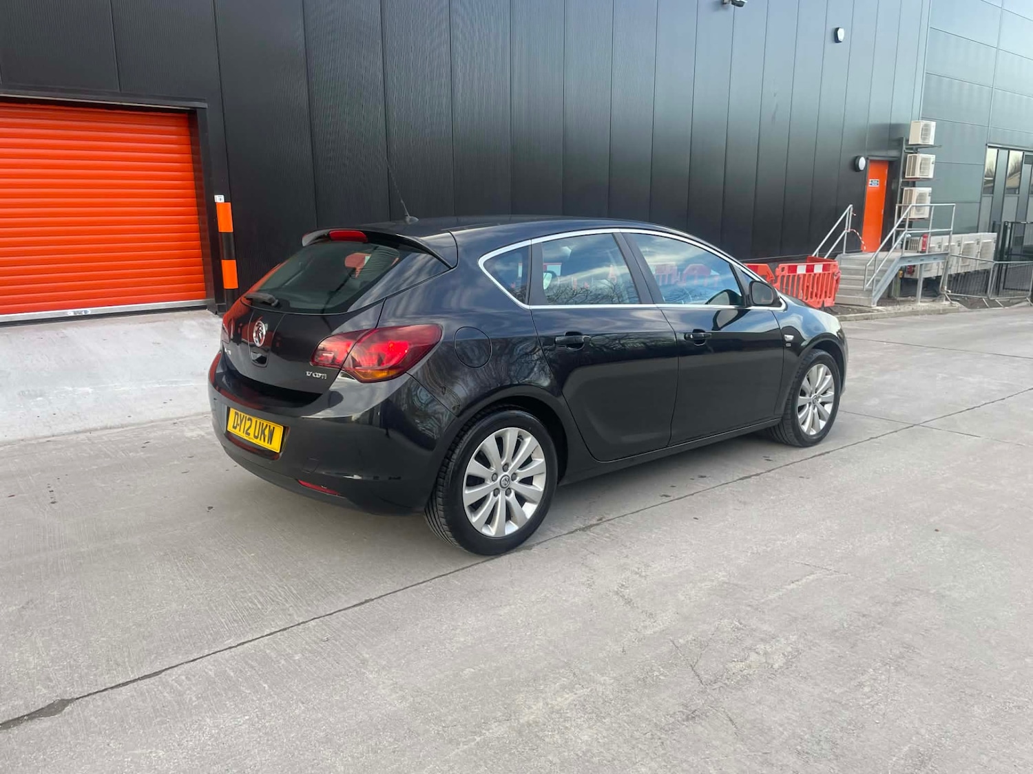 Used Vauxhall Astra 2012 for sale - 77311453: Photo 2