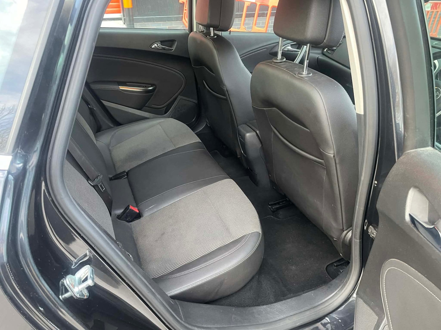 Used Vauxhall Astra 2012 for sale - 77311453: Photo 6