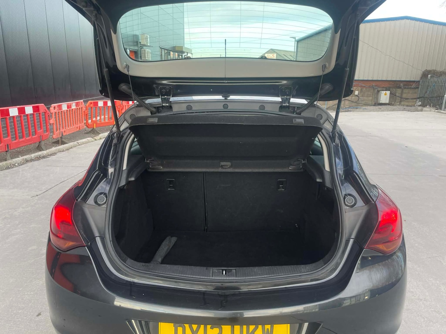 Used Vauxhall Astra 2012 for sale - 77311453: Photo 7