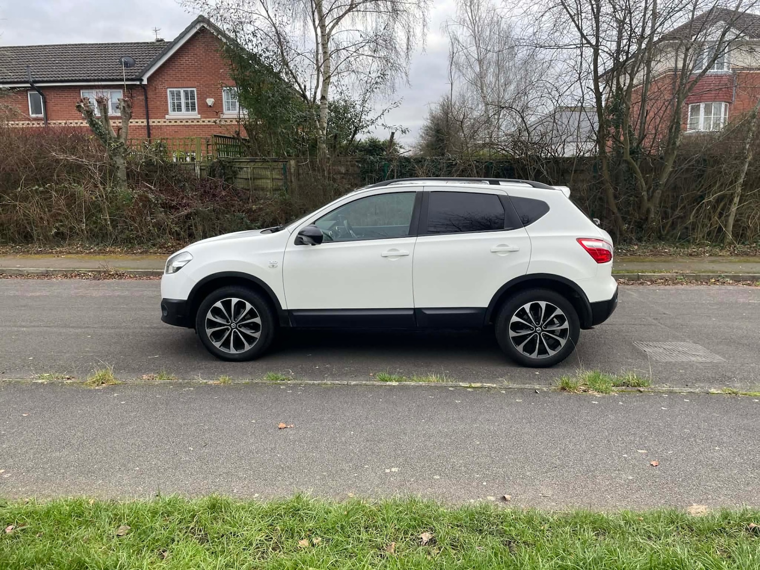 Used Nissan Qashqai 2013 for sale - 77077892: Photo 2