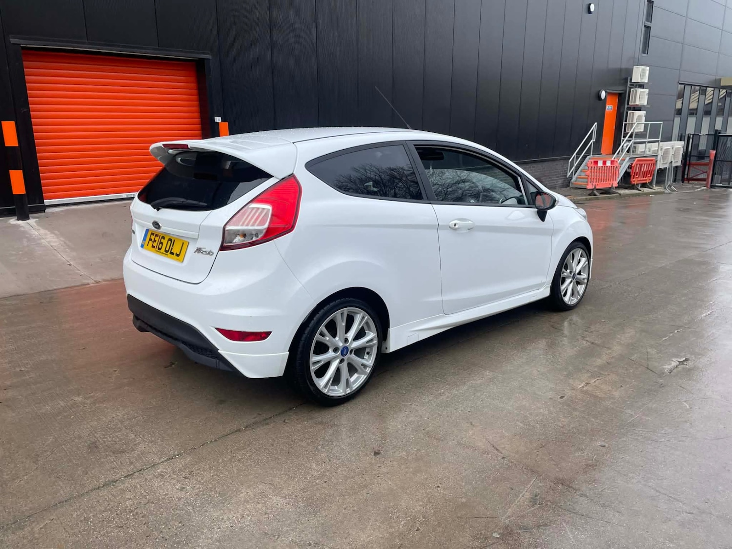 Used Ford Fiesta 2016 for sale - 77687608: Photo 2