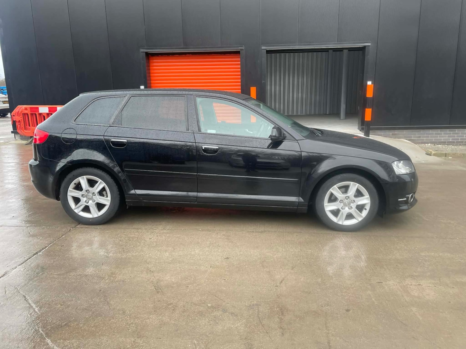 Used Audi A3 2010 for sale - 77616456: Photo 2