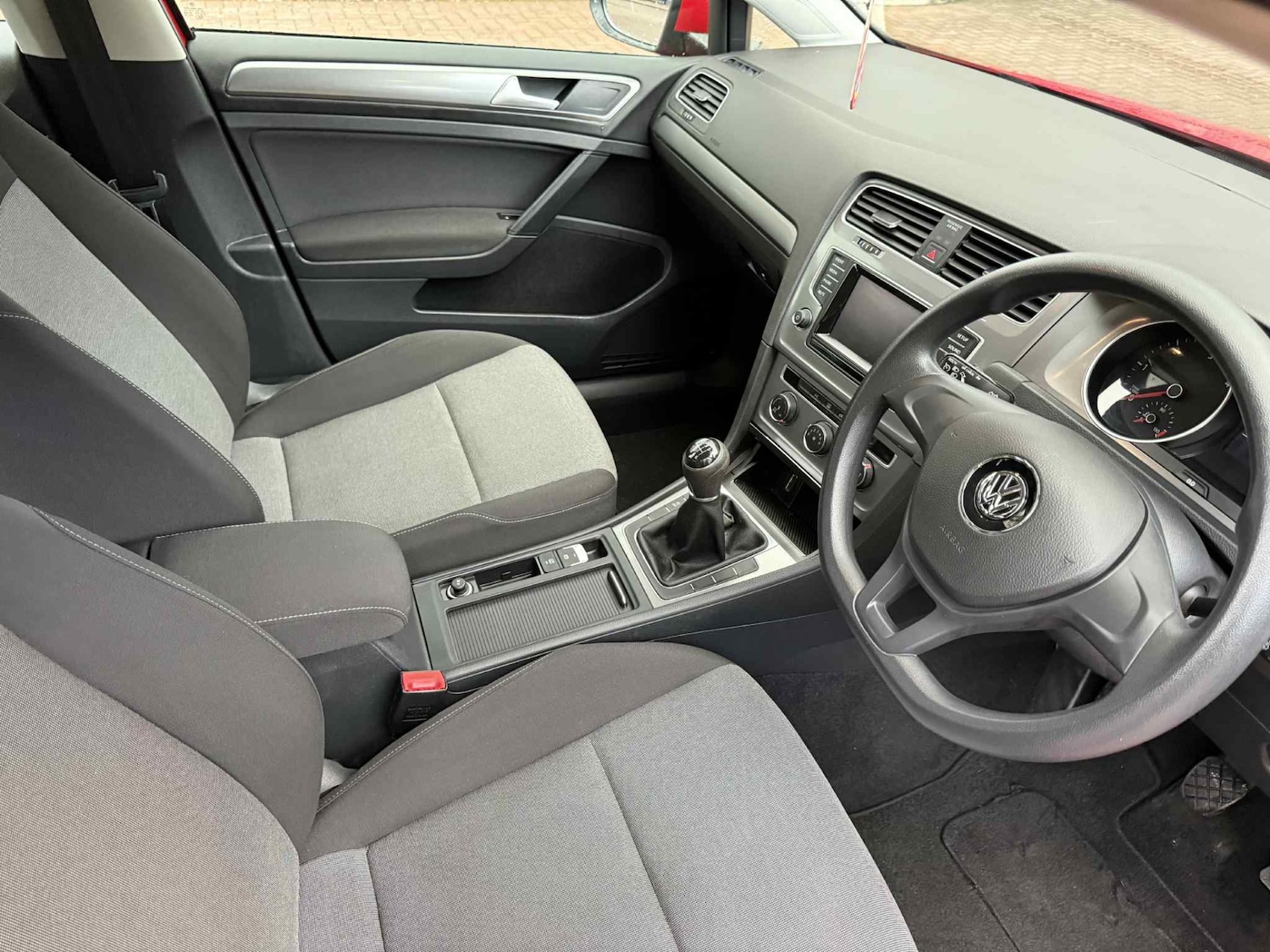 Used Volkswagen Golf 2015 for sale - 76316955: Photo 8