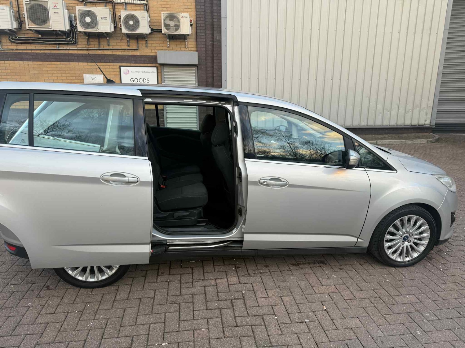 Used Ford Grand C-Max 2013 for sale - 77087350: Photo 6