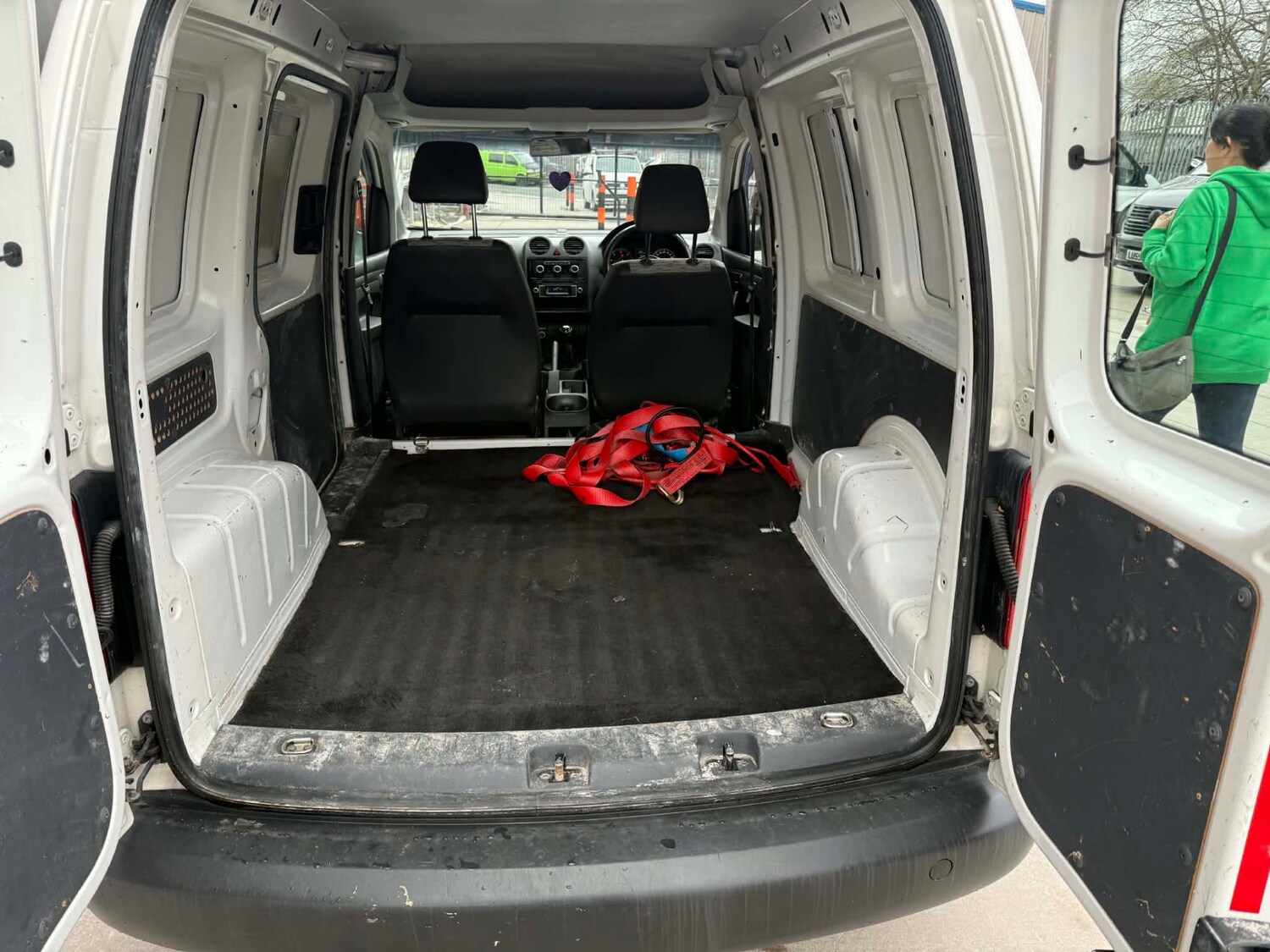 Used Volkswagen Caddy 2013 for sale - 77776493: Photo 3