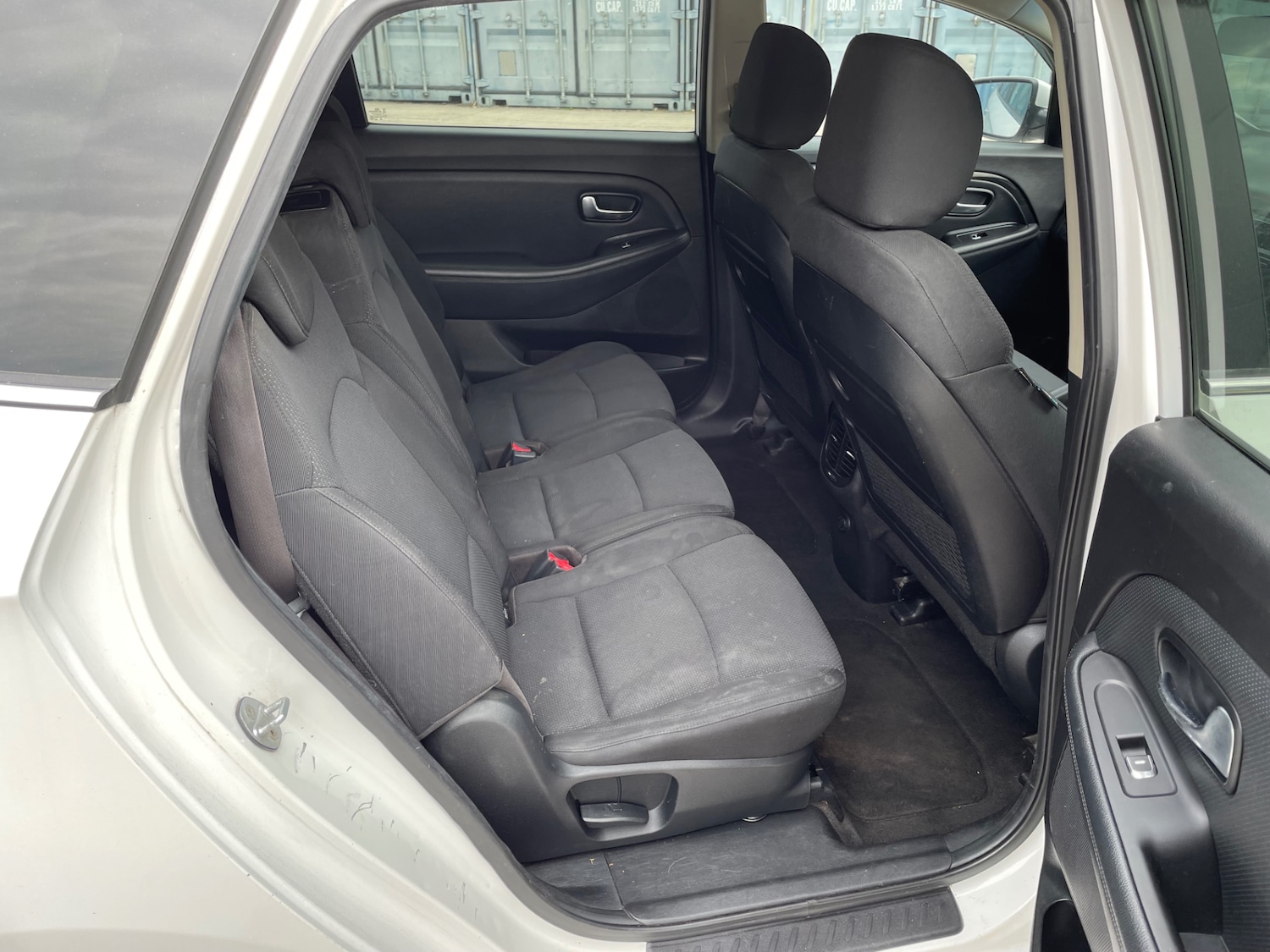 Used Kia Carens 2015 for sale - 76022757: Photo 11