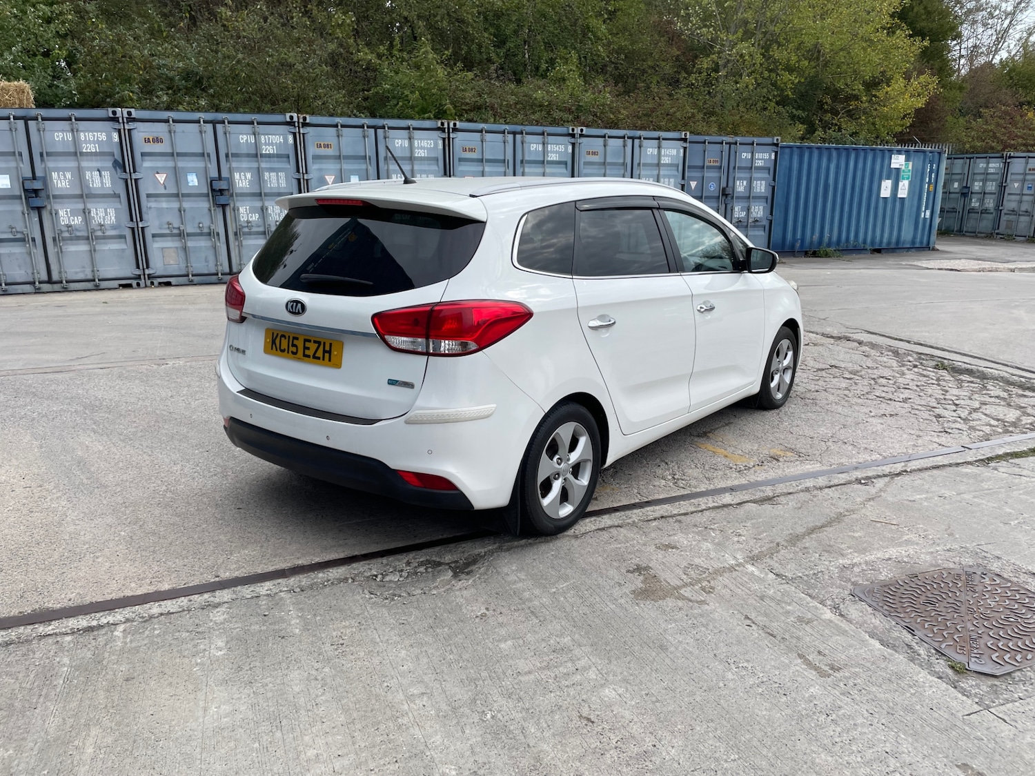 Used Kia Carens 2015 for sale - 76022757: Photo 2