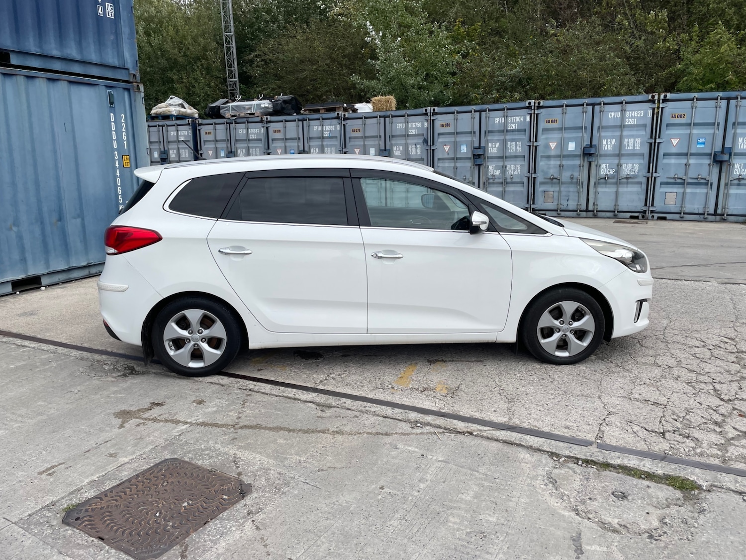 Used Kia Carens 2015 for sale - 76022757: Photo 3