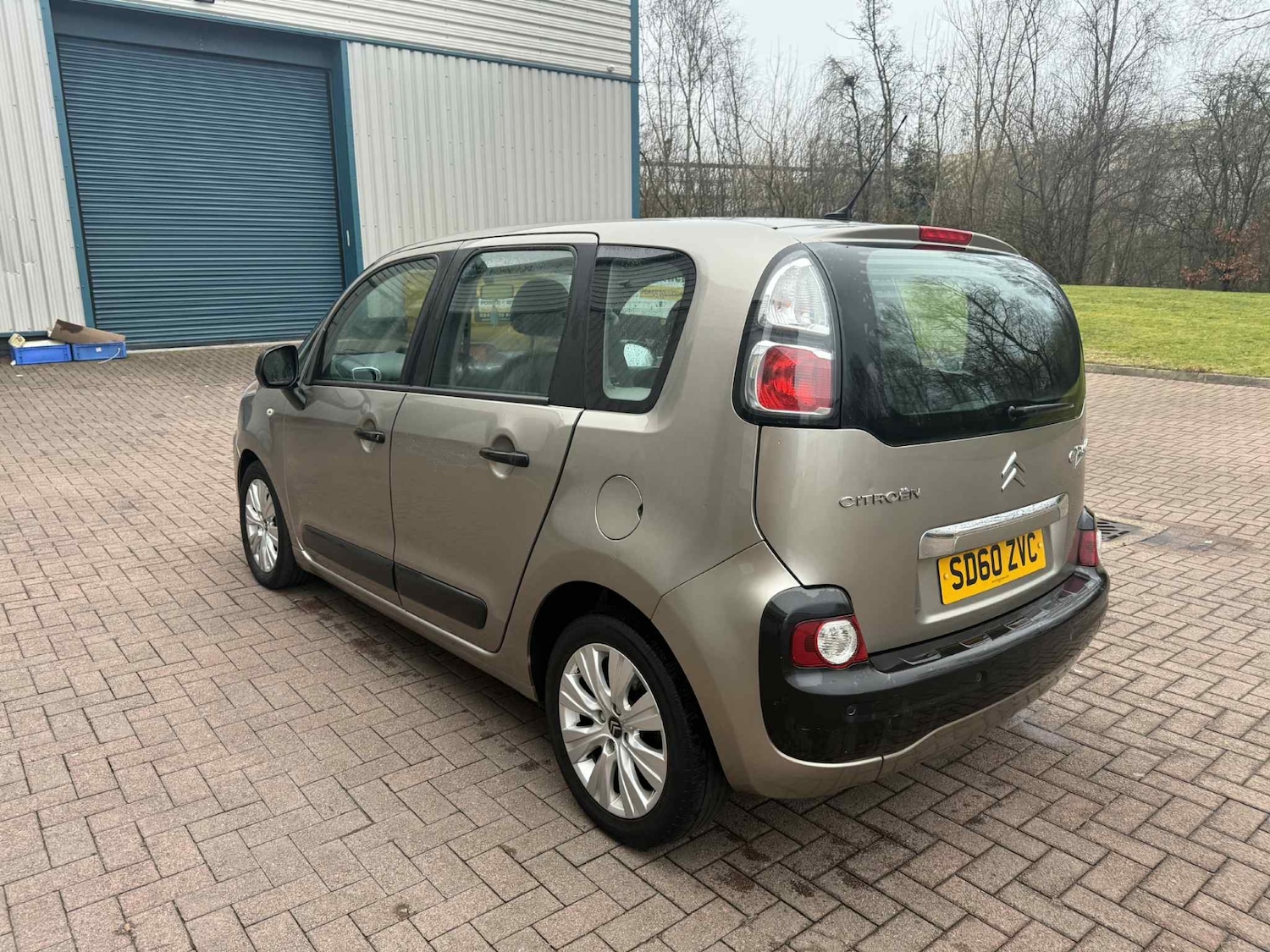 Used Citroen C3 Picasso 2010 for sale - 77319142: Photo 5
