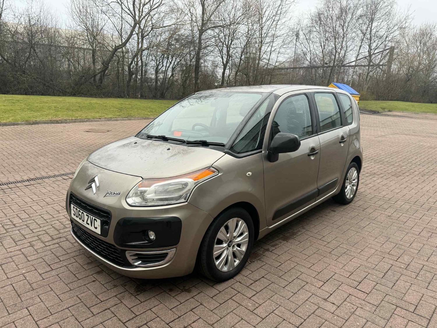 Used Citroen C3 Picasso 2010 for sale - 77319142: Photo 8