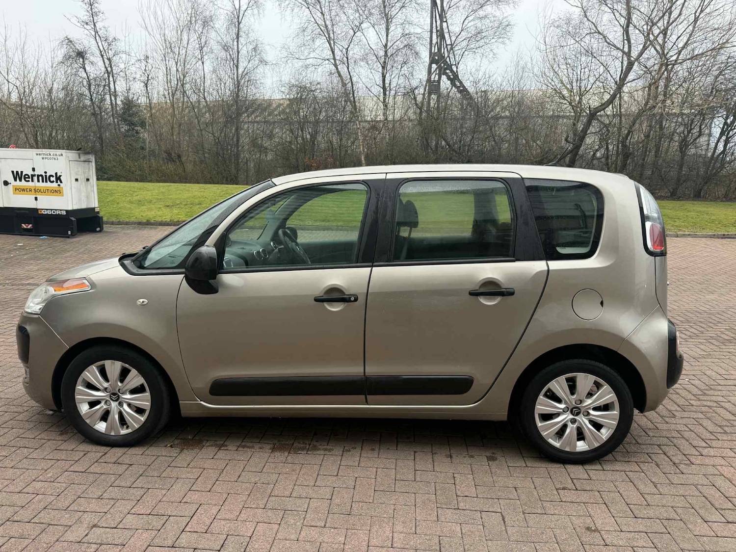 Used Citroen C3 Picasso 2010 for sale - 77319142: Photo 9